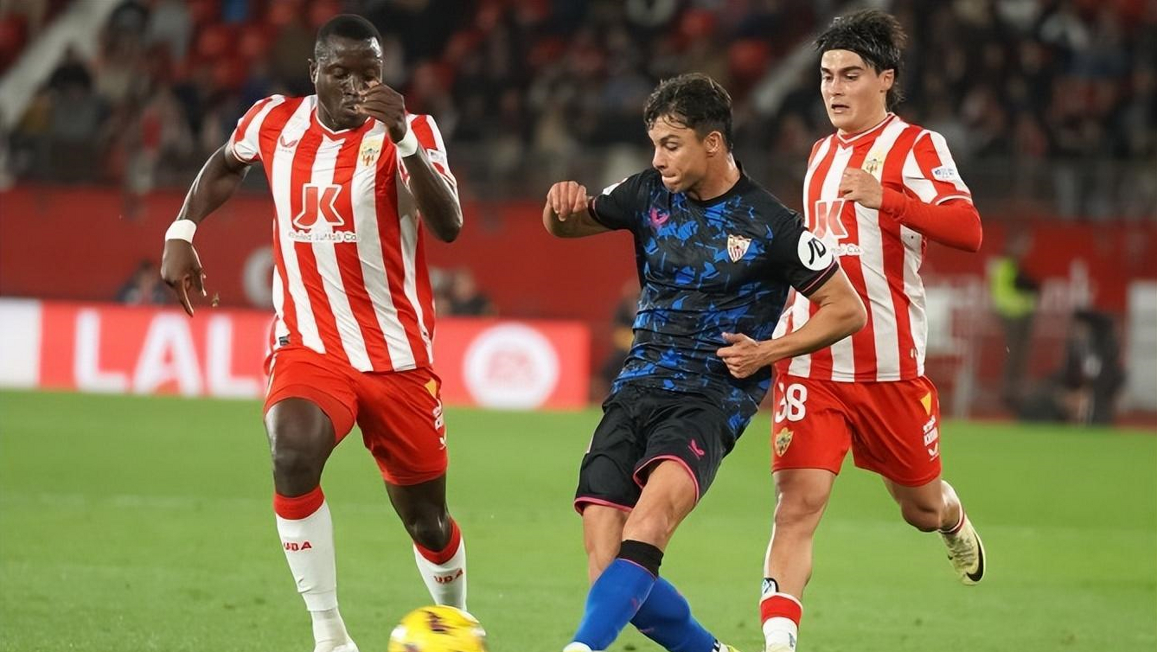 塞维利亚完胜克罗地亚,阿圭罗点燃赛场 塞维利亚完胜克罗地亚,阿圭罗点燃赛场