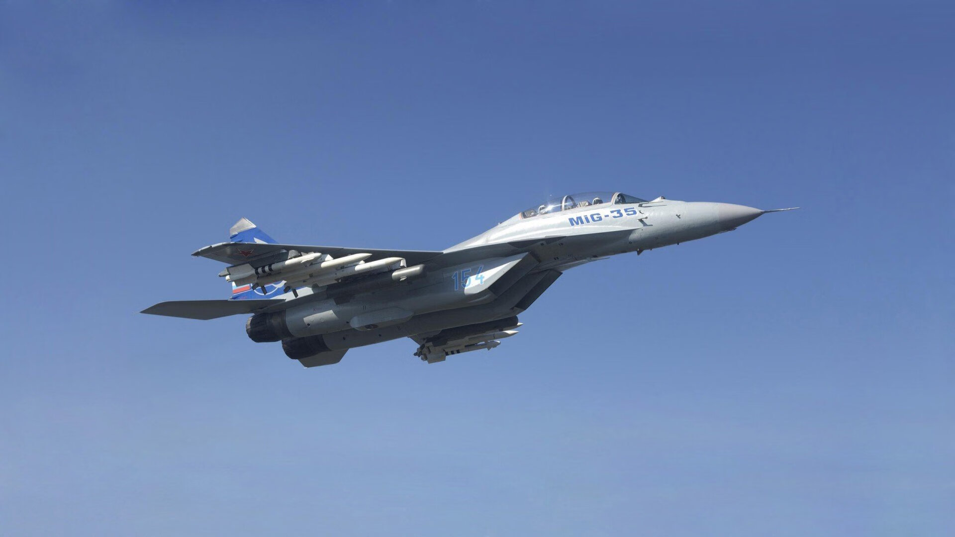 开云体育官网-破晓双重奏，当F1引擎轰鸣遇见奇才掀翻雷霆