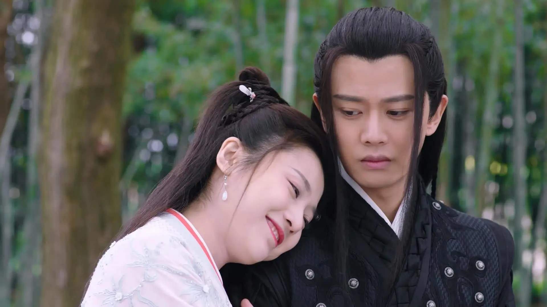 镜像对决,米切尔50分风暴下的雷霆之战,广东如何用团队火焰浇熄孤星?